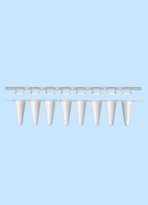 PCR-8er Streifen mit PCR-8er Deckelstreifen, weiss, Low Profile, RNase/DNase frei, kompatibel mit allen qPCR - Geräten ( ABI, PRISM, BioRad )